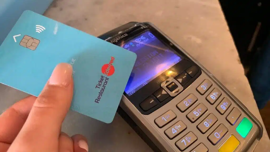 Avocat; Pour la Cour de cassation, le salarié en télétravail a droit à des titres-restaurant